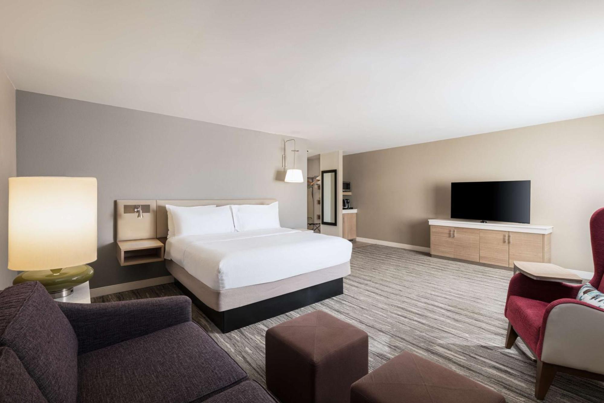 Hilton Garden Inn Saint Charles Exteriör bild