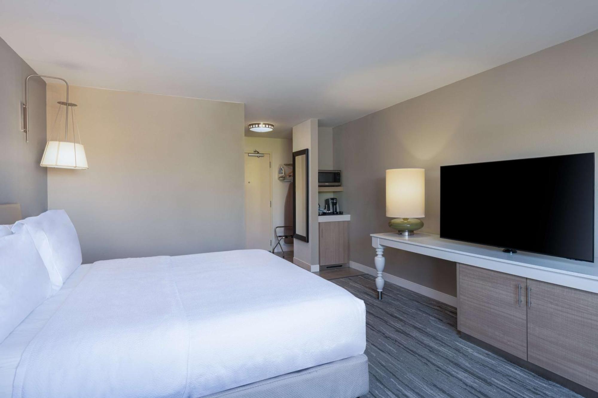 Hilton Garden Inn Saint Charles Exteriör bild