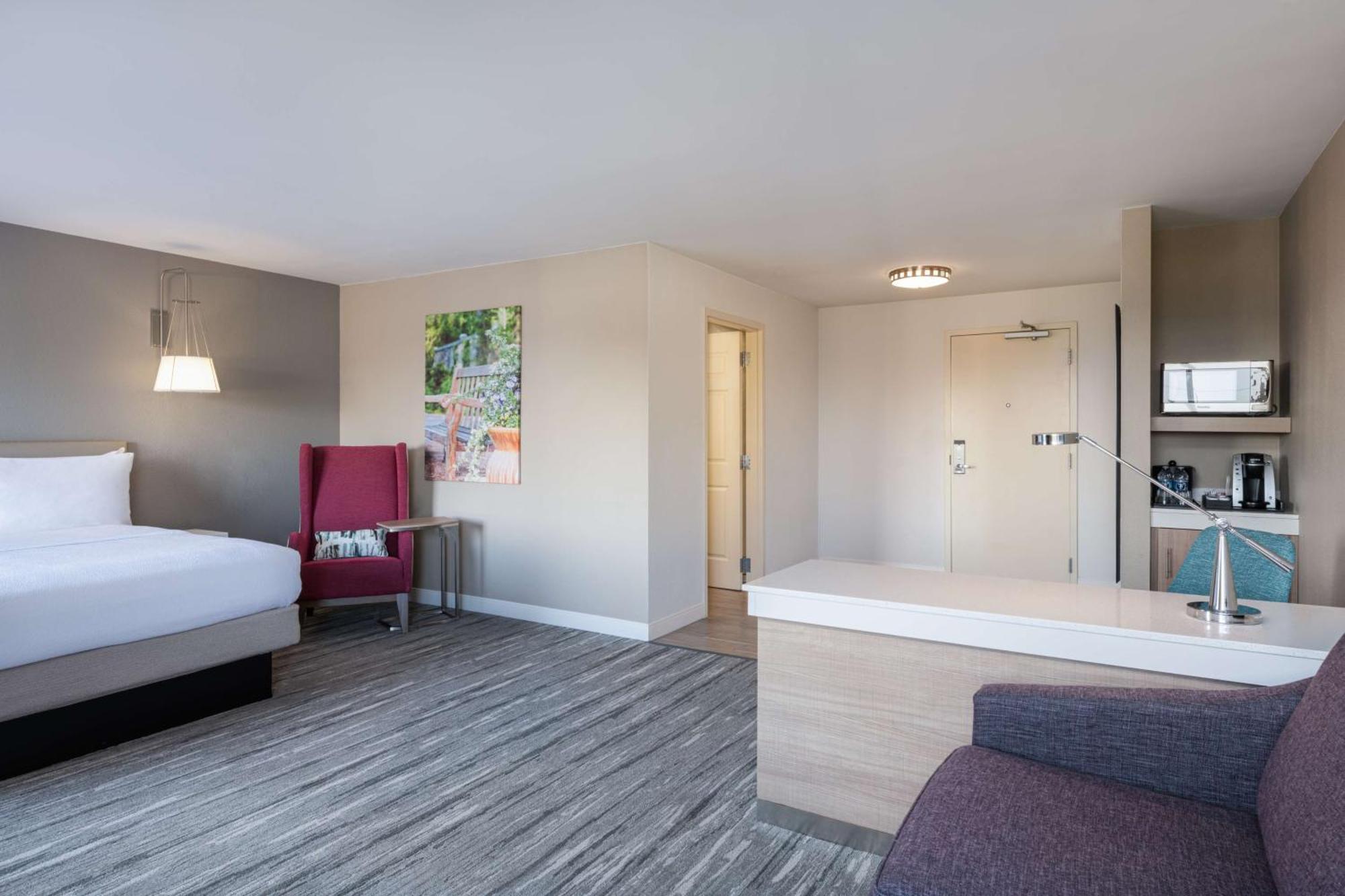 Hilton Garden Inn Saint Charles Exteriör bild