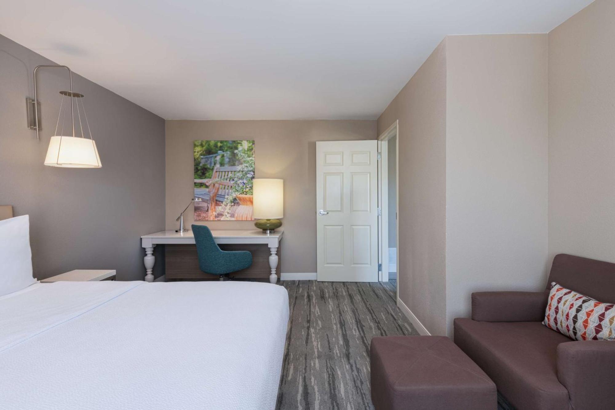 Hilton Garden Inn Saint Charles Exteriör bild