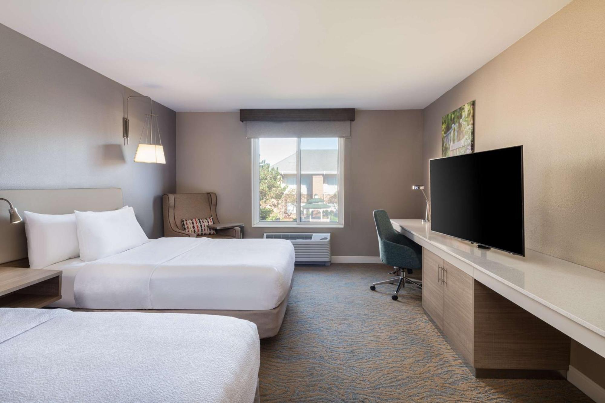 Hilton Garden Inn Saint Charles Exteriör bild