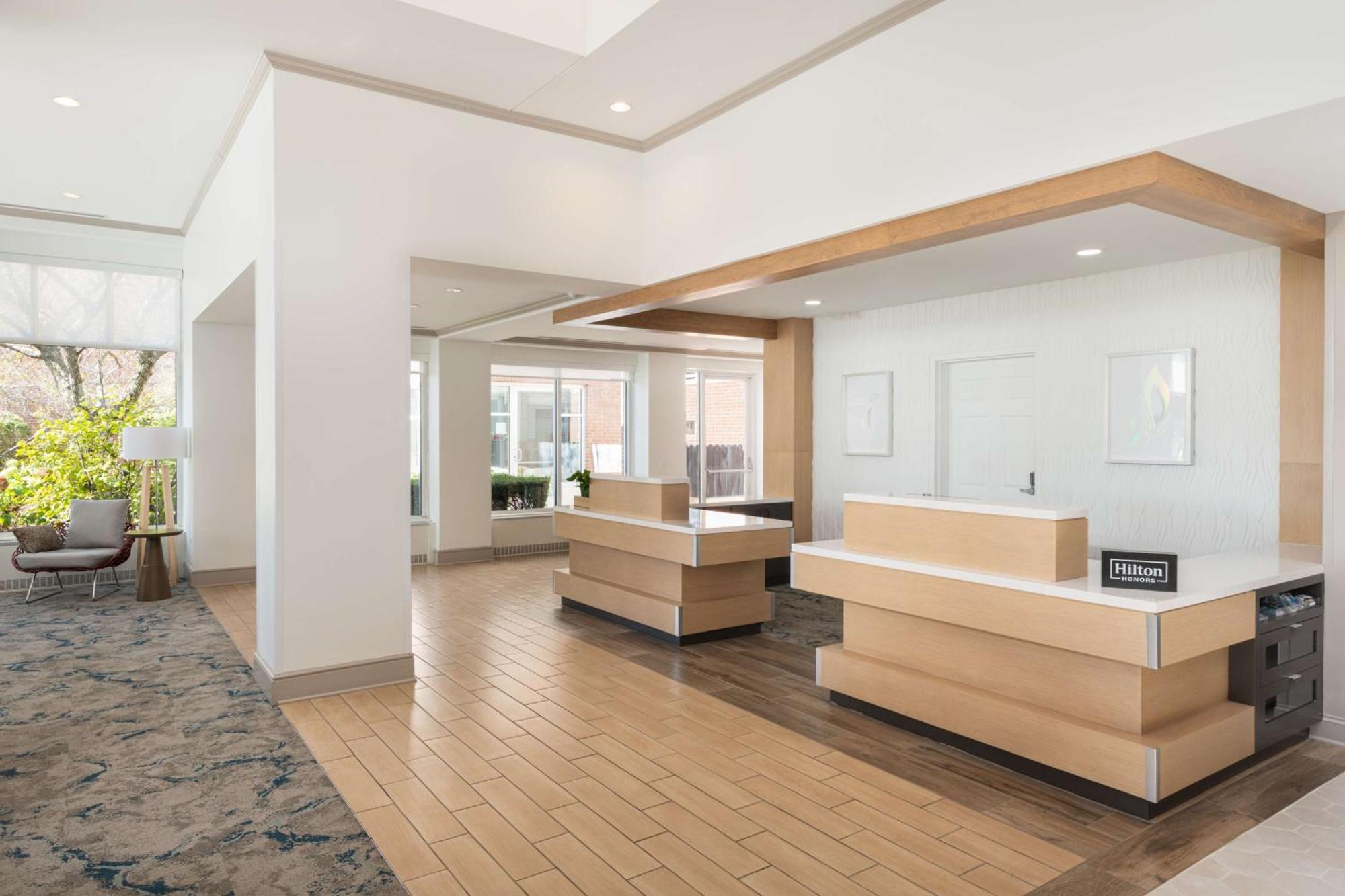 Hilton Garden Inn Saint Charles Exteriör bild